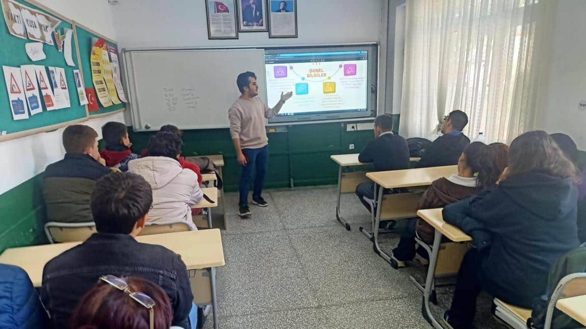 Üniversite Sınavı Bilgilendirme Semineri Yapıldı.