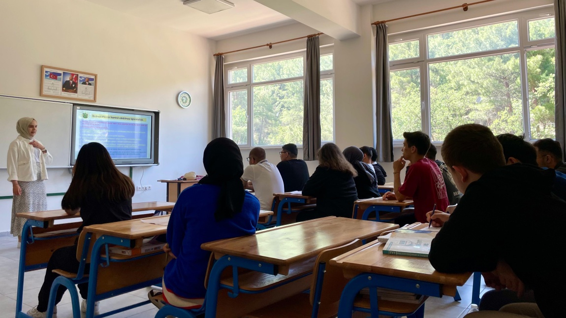 Akran İlişkileri ve Dijital Güvenlik Konusunda Seminer Verildi